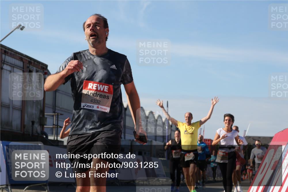 03.10.2025 - Köhlbrandbrückenlauf Luisa Fischer http://msf.ph/oto/9031285 03.10.2025 13:05:43 Ziel 4062, 4066, 4133, 4161, 4278, 4290, 4296, 4332, 4384, 4467, 4564, 4599, 5468, 5676, 5964, 6281, 6631, 6642, 6786, 6787 meine-sportfotos.de