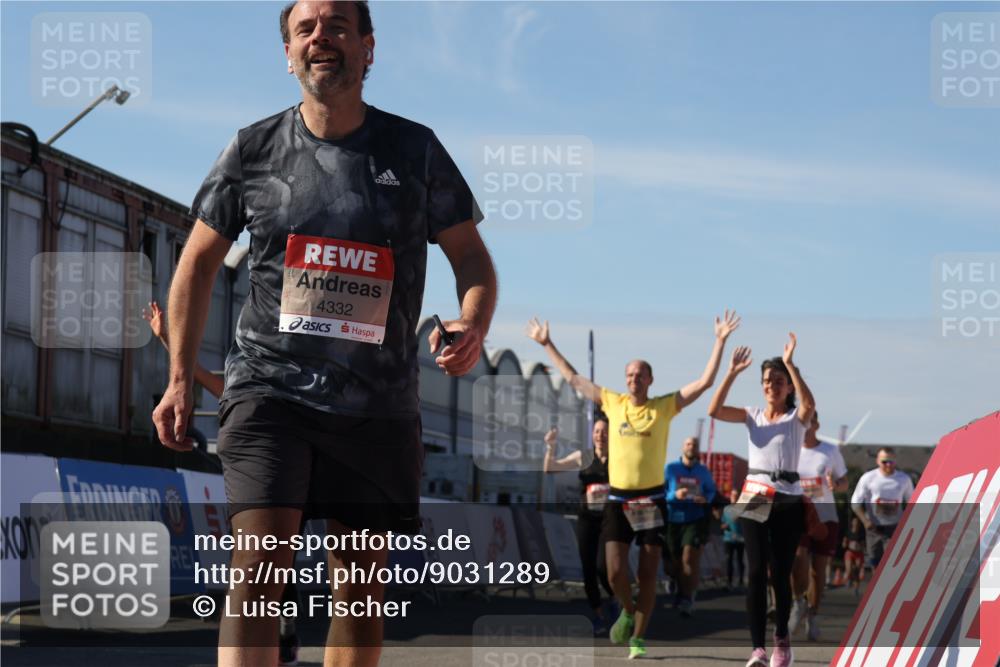 03.10.2025 - Köhlbrandbrückenlauf Luisa Fischer http://msf.ph/oto/9031289 03.10.2025 13:05:43 Ziel 4062, 4066, 4133, 4161, 4278, 4290, 4296, 4332, 4384, 4467, 4564, 4599, 5468, 5676, 5964, 6281, 6631, 6642, 6786, 6787 meine-sportfotos.de