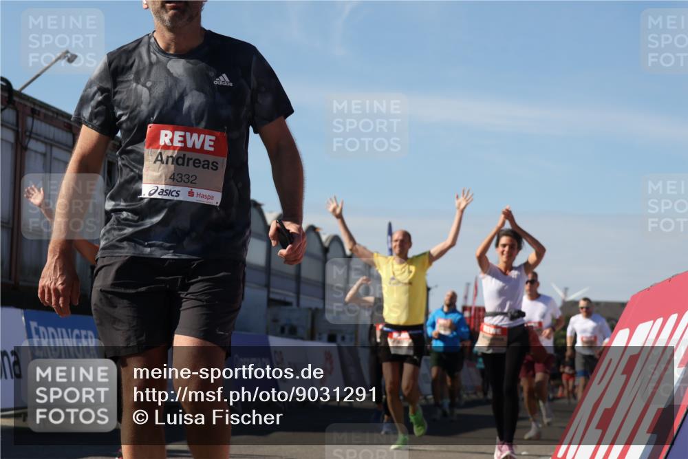 03.10.2025 - Köhlbrandbrückenlauf Luisa Fischer http://msf.ph/oto/9031291 03.10.2025 13:05:43 Ziel 4062, 4066, 4133, 4161, 4278, 4290, 4296, 4332, 4384, 4467, 4564, 4599, 5468, 5676, 5964, 6281, 6631, 6642, 6786, 6787 meine-sportfotos.de