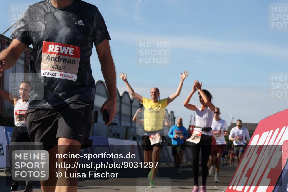 03.10.2025 - Köhlbrandbrückenlauf Luisa Fischer http://msf.ph/oto/9031297 03.10.2025 13:05:44 Ziel 4066, 4133, 4278, 4290, 4296, 4332, 4335, 4336, 4413, 4467, 4564, 4599, 5468, 5676, 5964, 6281, 6631, 6642, 6786, 6787 meine-sportfotos.de
