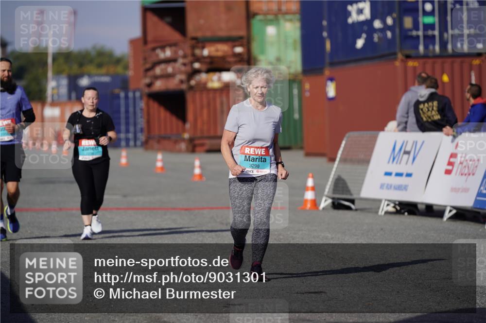 03.10.2025 - Köhlbrandbrückenlauf Michael Burmester http://msf.ph/oto/9031301 03.10.2025 10:37:18 Ziel 1958, 2153, 2238, 2487, 3298 meine-sportfotos.de
