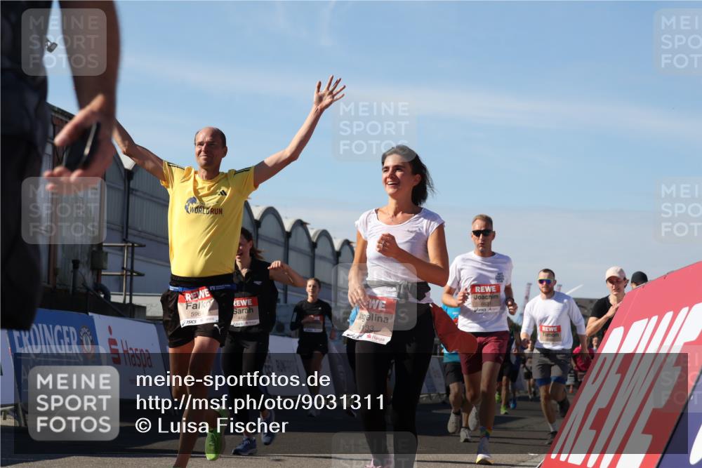 03.10.2025 - Köhlbrandbrückenlauf Luisa Fischer http://msf.ph/oto/9031311 03.10.2025 13:05:45 Ziel 4066, 4133, 4278, 4290, 4296, 4332, 4335, 4336, 4413, 4467, 4564, 4599, 4643, 5676, 5964, 6281, 6631, 6642, 6786, 6787 meine-sportfotos.de