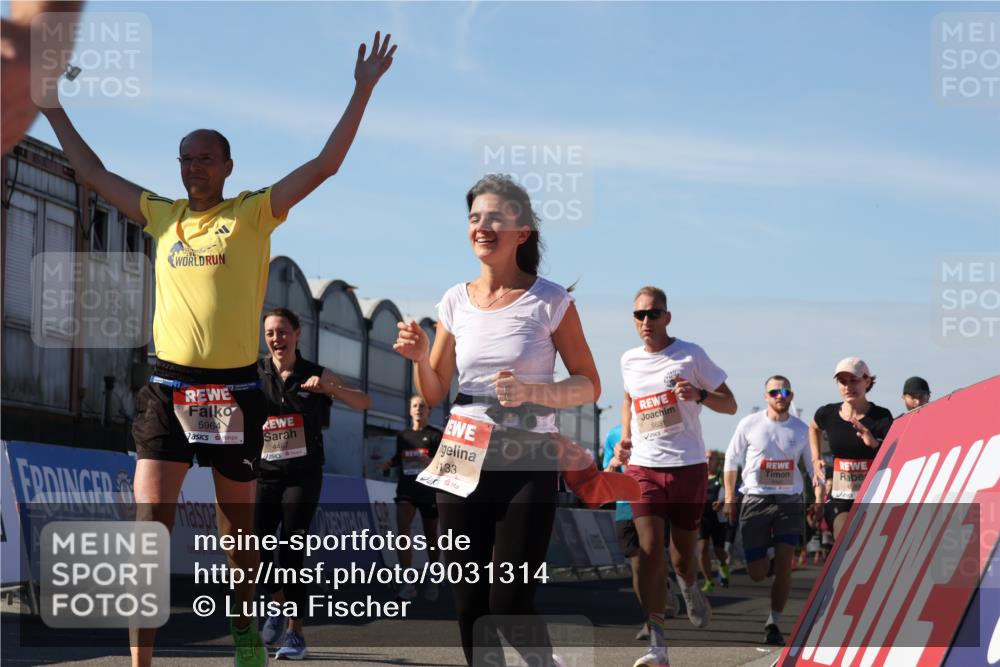 03.10.2025 - Köhlbrandbrückenlauf Luisa Fischer http://msf.ph/oto/9031314 03.10.2025 13:05:45 Ziel 4066, 4133, 4278, 4290, 4296, 4332, 4335, 4336, 4413, 4467, 4564, 4599, 4643, 5676, 5964, 6281, 6631, 6642, 6786, 6787 meine-sportfotos.de