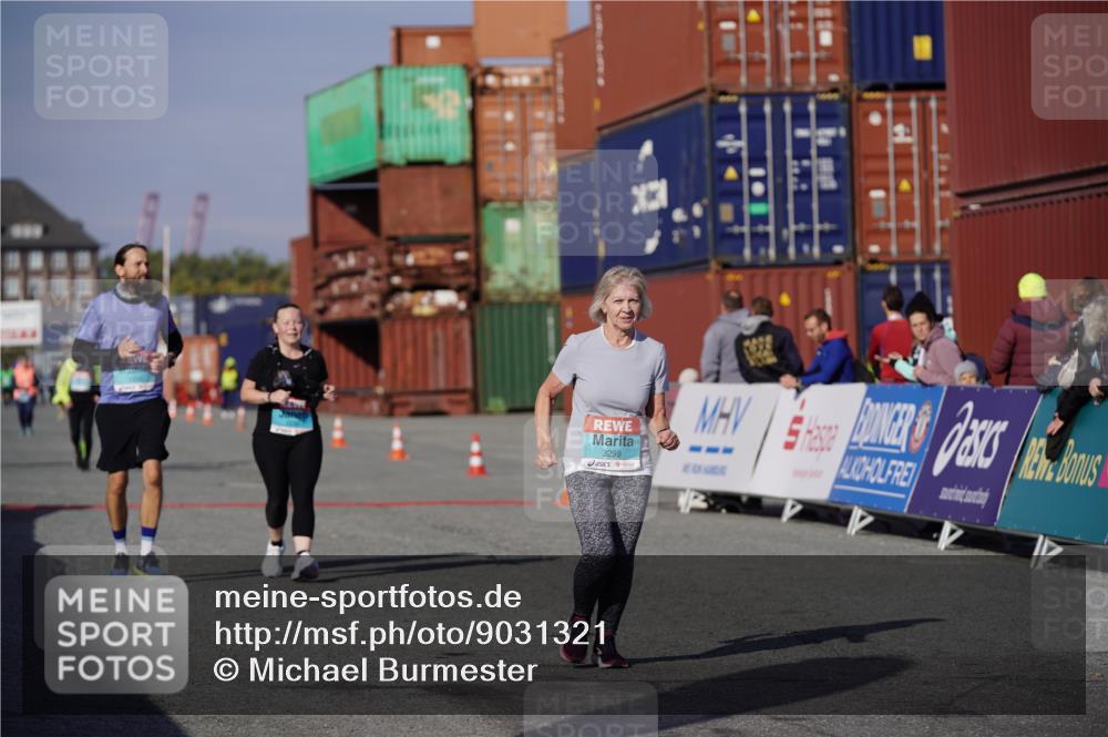 03.10.2025 - Köhlbrandbrückenlauf Michael Burmester http://msf.ph/oto/9031321 03.10.2025 10:37:20 Ziel 1958, 2153, 2238, 2487, 3298 meine-sportfotos.de
