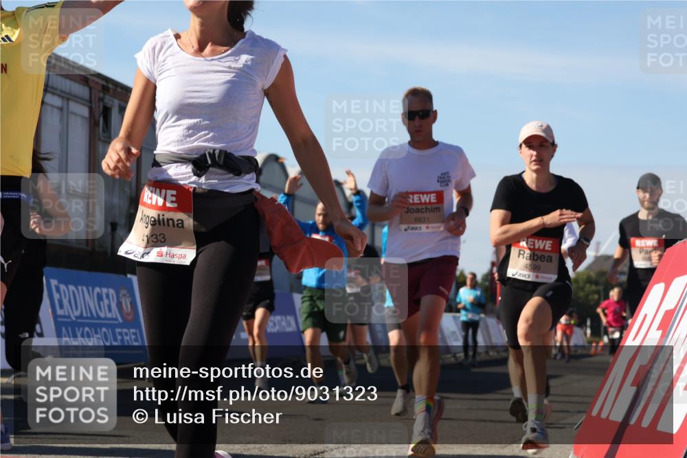 03.10.2025 - Köhlbrandbrückenlauf Luisa Fischer http://msf.ph/oto/9031323 03.10.2025 13:05:46 Ziel 4066, 4133, 4290, 4296, 4332, 4335, 4336, 4413, 4467, 4564, 4599, 4643, 5676, 5964, 6281, 6631, 6642, 6786, 6787 meine-sportfotos.de