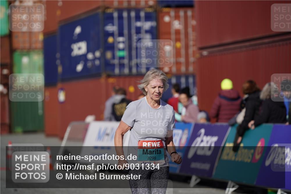 03.10.2025 - Köhlbrandbrückenlauf Michael Burmester http://msf.ph/oto/9031334 03.10.2025 10:37:21 Ziel 1958, 2238, 2487, 3298 meine-sportfotos.de