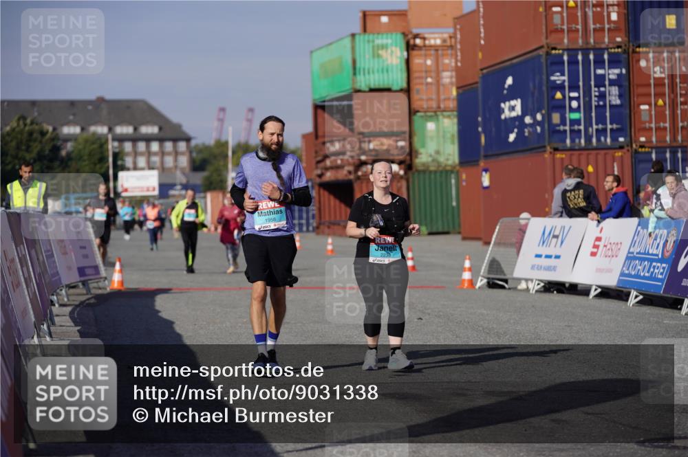 03.10.2025 - Köhlbrandbrückenlauf Michael Burmester http://msf.ph/oto/9031338 03.10.2025 10:37:22 Ziel 1958, 2238, 3298 meine-sportfotos.de