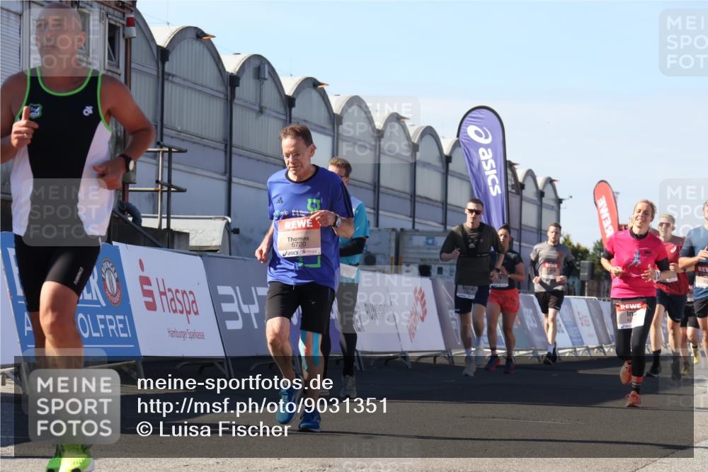 03.10.2025 - Köhlbrandbrückenlauf Luisa Fischer http://msf.ph/oto/9031351 03.10.2025 13:05:52 Ziel 4066, 4133, 4290, 4296, 4327, 4328, 4332, 4335, 4336, 4413, 4467, 4564, 4599, 4643, 4761, 5676, 5764, 5964, 6214, 6305, 6533, 6631, 6642, 6720 meine-sportfotos.de