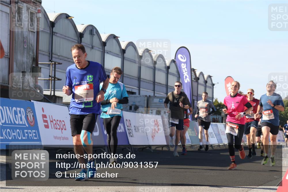 03.10.2025 - Köhlbrandbrückenlauf Luisa Fischer http://msf.ph/oto/9031357 03.10.2025 13:05:52 Ziel 4066, 4133, 4290, 4296, 4327, 4328, 4332, 4335, 4336, 4413, 4467, 4564, 4599, 4643, 4761, 5676, 5764, 5964, 6214, 6305, 6533, 6631, 6642, 6720 meine-sportfotos.de