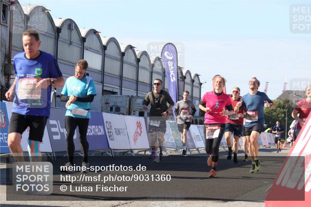 03.10.2025 - Köhlbrandbrückenlauf Luisa Fischer http://msf.ph/oto/9031360 03.10.2025 13:05:53 Ziel 4066, 4133, 4290, 4302, 4327, 4328, 4335, 4336, 4413, 4467, 4564, 4599, 4643, 4761, 4954, 5764, 5964, 6158, 6214, 6305, 6533, 6631, 6642, 6720 meine-sportfotos.de