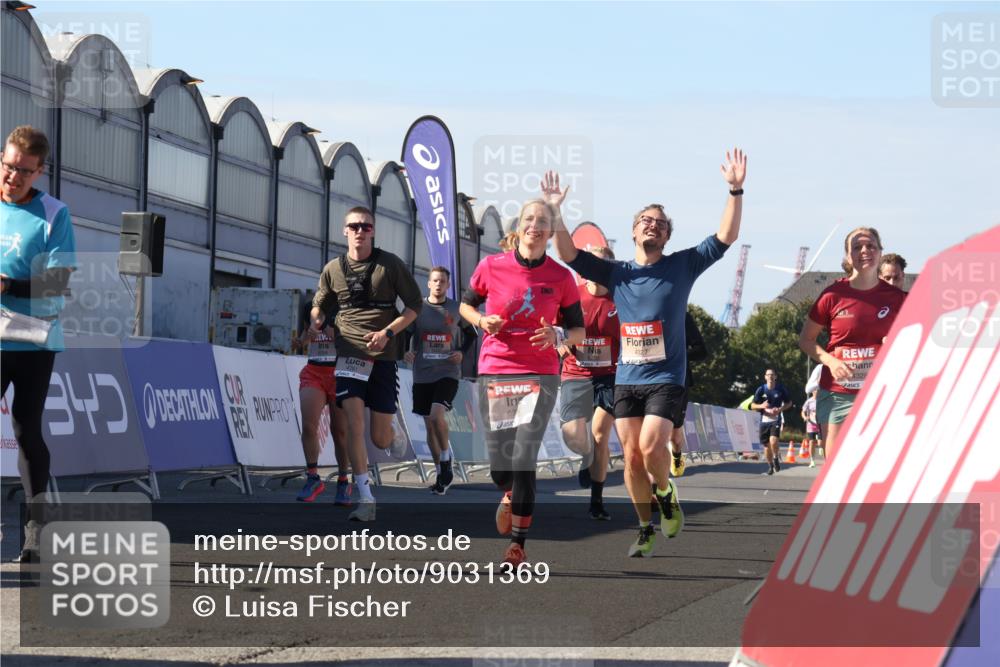 03.10.2025 - Köhlbrandbrückenlauf Luisa Fischer http://msf.ph/oto/9031369 03.10.2025 13:05:53 Ziel 4066, 4133, 4290, 4302, 4327, 4328, 4335, 4336, 4413, 4467, 4564, 4599, 4643, 4761, 4954, 5764, 5964, 6158, 6214, 6305, 6533, 6631, 6642, 6720 meine-sportfotos.de