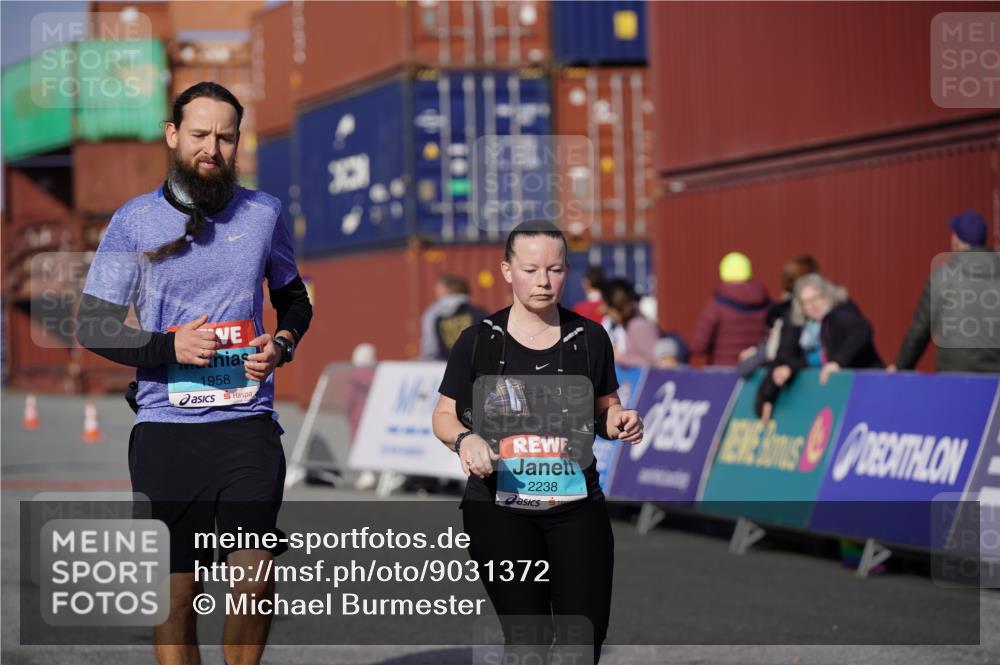 03.10.2025 - Köhlbrandbrückenlauf Michael Burmester http://msf.ph/oto/9031372 03.10.2025 10:37:25 Ziel 1958, 2238 meine-sportfotos.de