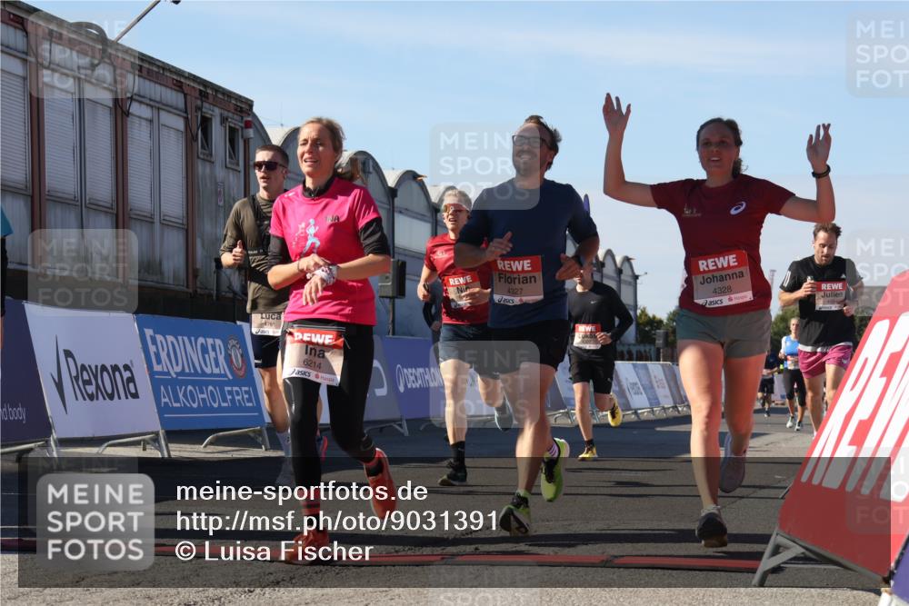 03.10.2025 - Köhlbrandbrückenlauf Luisa Fischer http://msf.ph/oto/9031391 03.10.2025 13:05:56 Ziel 4066, 4133, 4290, 4302, 4327, 4328, 4335, 4336, 4413, 4467, 4599, 4643, 4761, 4954, 5096, 5764, 5964, 6158, 6214, 6305, 6533, 6631, 6642, 6720 meine-sportfotos.de