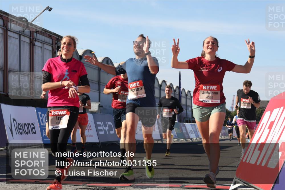 03.10.2025 - Köhlbrandbrückenlauf Luisa Fischer http://msf.ph/oto/9031395 03.10.2025 13:05:56 Ziel 4066, 4133, 4290, 4302, 4327, 4328, 4335, 4336, 4413, 4467, 4599, 4643, 4761, 4954, 5096, 5764, 5964, 6158, 6214, 6305, 6533, 6631, 6642, 6720 meine-sportfotos.de
