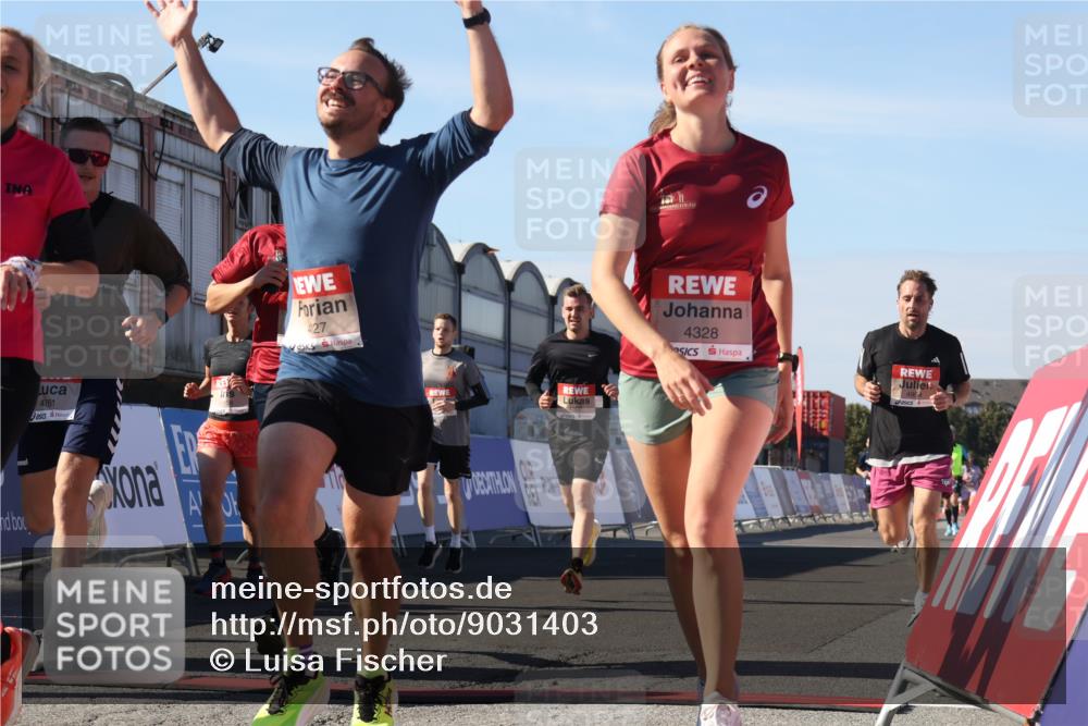 03.10.2025 - Köhlbrandbrückenlauf Luisa Fischer http://msf.ph/oto/9031403 03.10.2025 13:05:57 Ziel 4066, 4290, 4302, 4327, 4328, 4335, 4336, 4413, 4467, 4599, 4643, 4761, 4954, 5096, 5764, 6158, 6214, 6305, 6510, 6533, 6631, 6642, 6720 meine-sportfotos.de