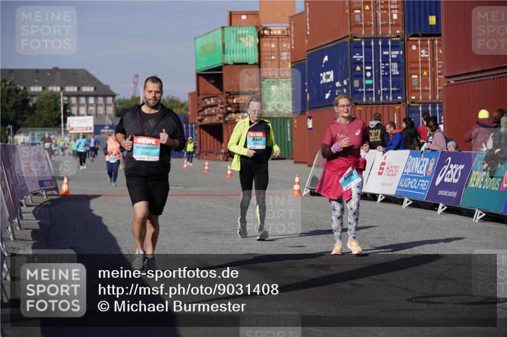 03.10.2025 - Köhlbrandbrückenlauf Michael Burmester http://msf.ph/oto/9031408 03.10.2025 10:37:36 Ziel 1988, 2390, 2505 meine-sportfotos.de
