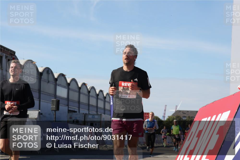 03.10.2025 - Köhlbrandbrückenlauf Luisa Fischer http://msf.ph/oto/9031417 03.10.2025 13:05:58 Ziel 4066, 4290, 4302, 4327, 4328, 4335, 4336, 4413, 4643, 4761, 4954, 5096, 5764, 6158, 6214, 6305, 6510, 6533, 6631, 6642, 6720 meine-sportfotos.de