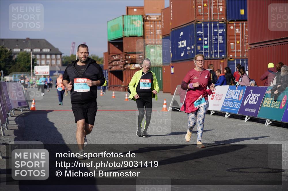 03.10.2025 - Köhlbrandbrückenlauf Michael Burmester http://msf.ph/oto/9031419 03.10.2025 10:37:36 Ziel 1988, 2390, 2505 meine-sportfotos.de