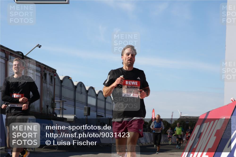 03.10.2025 - Köhlbrandbrückenlauf Luisa Fischer http://msf.ph/oto/9031423 03.10.2025 13:05:59 Ziel 4066, 4290, 4302, 4327, 4328, 4335, 4336, 4413, 4643, 4761, 4954, 5096, 5764, 6158, 6214, 6305, 6510, 6533, 6642, 6720 meine-sportfotos.de