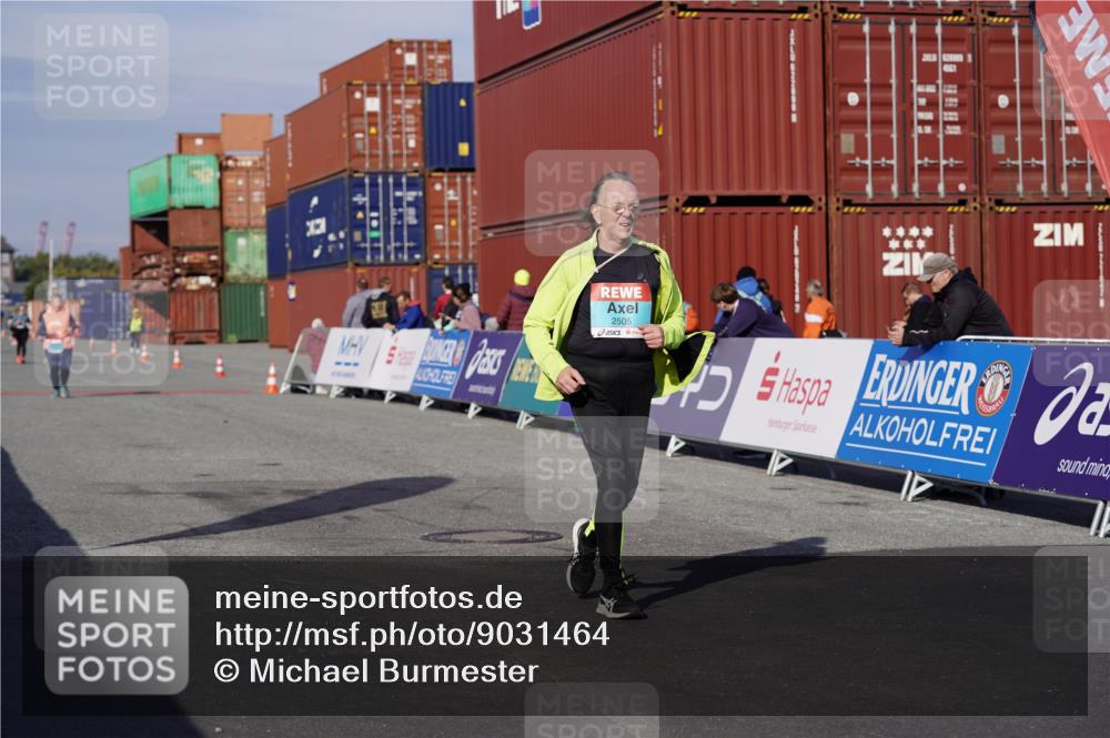 03.10.2025 - Köhlbrandbrückenlauf Michael Burmester http://msf.ph/oto/9031464 03.10.2025 10:37:41 Ziel 1988, 2505, 2688 meine-sportfotos.de