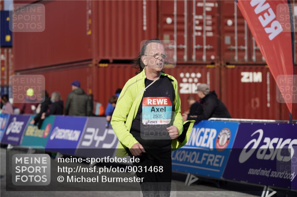 03.10.2025 - Köhlbrandbrückenlauf Michael Burmester http://msf.ph/oto/9031468 03.10.2025 10:37:42 Ziel 2688 meine-sportfotos.de