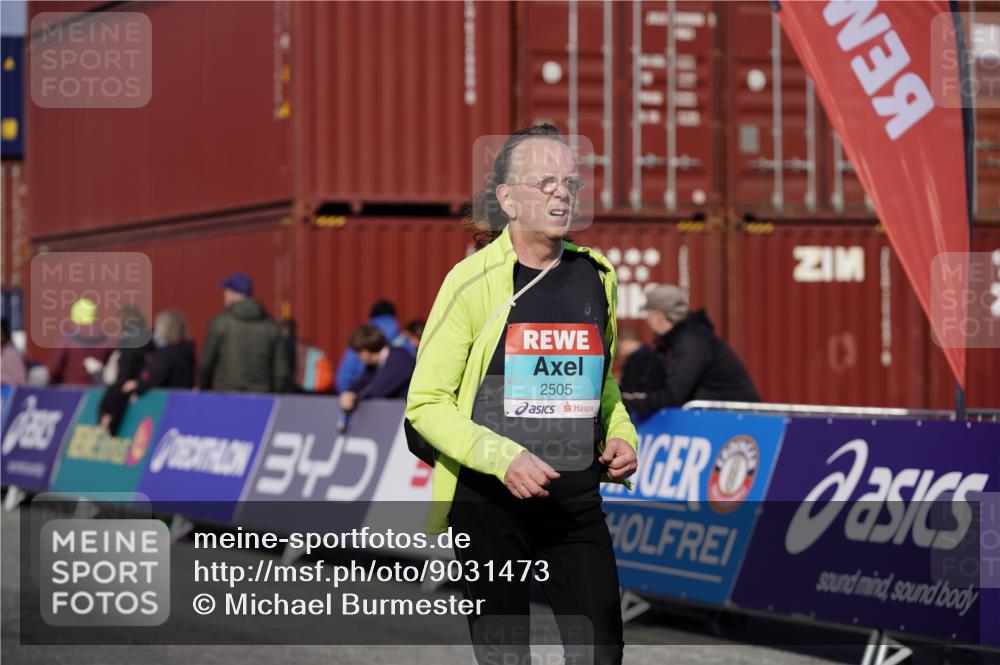 03.10.2025 - Köhlbrandbrückenlauf Michael Burmester http://msf.ph/oto/9031473 03.10.2025 10:37:42 Ziel 2688 meine-sportfotos.de