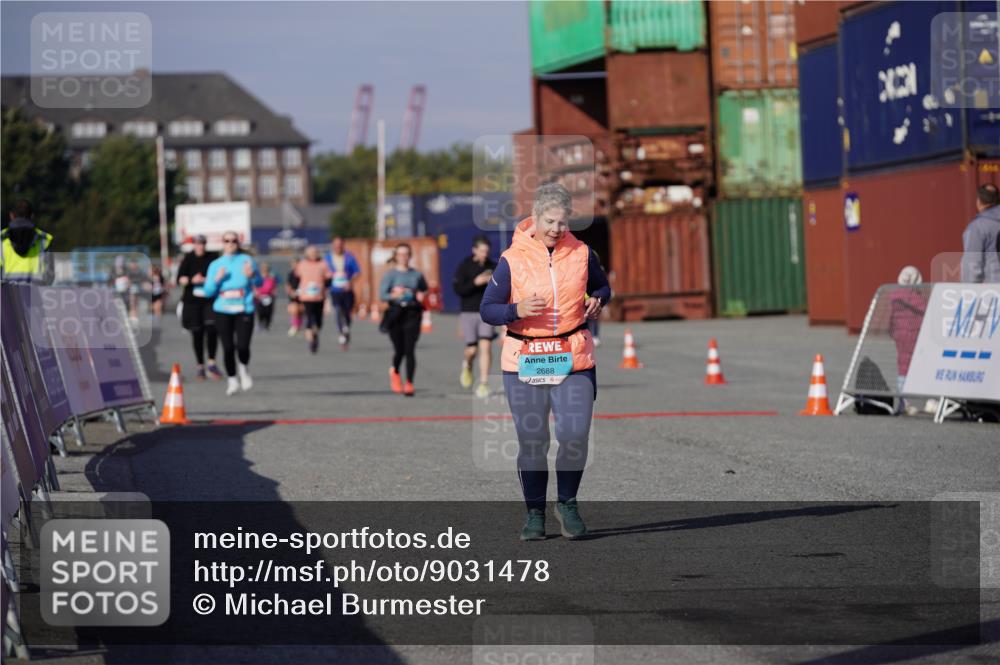 03.10.2025 - Köhlbrandbrückenlauf Michael Burmester http://msf.ph/oto/9031478 03.10.2025 10:37:47 Ziel 2688 meine-sportfotos.de