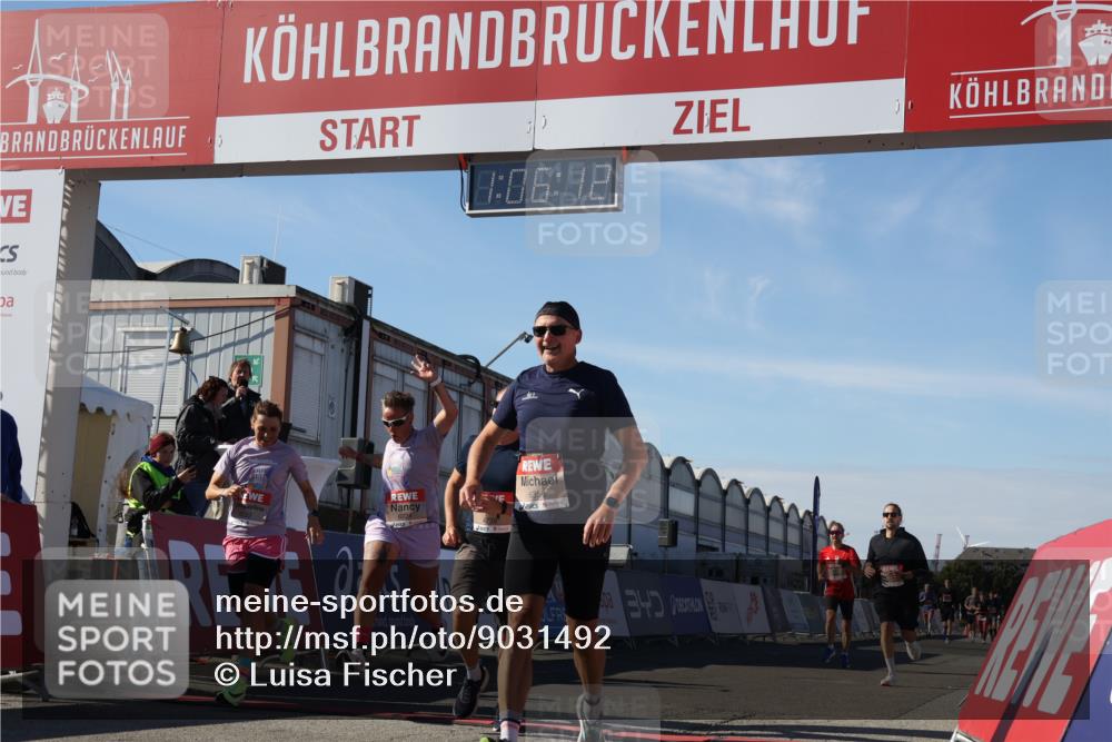 03.10.2025 - Köhlbrandbrückenlauf Luisa Fischer http://msf.ph/oto/9031492 03.10.2025 13:06:11 Ziel 4504, 4635, 4738, 5096, 6222, 6224, 6323, 6356, 6510, 6850 meine-sportfotos.de