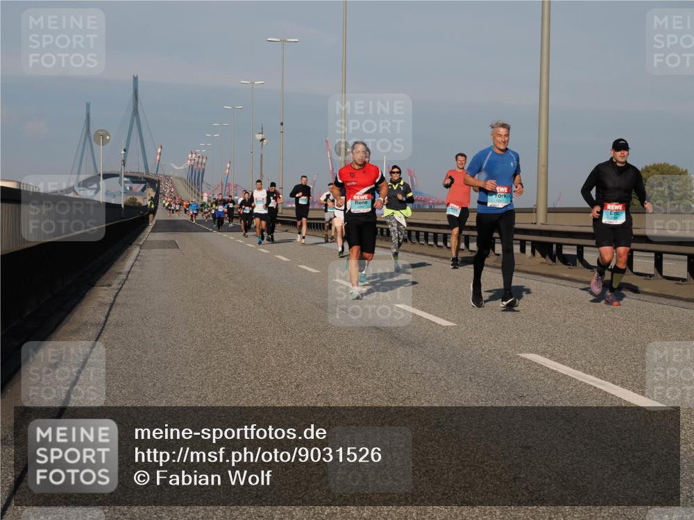 03.10.2025 - Köhlbrandbrückenlauf Fabian Wolf http://msf.ph/oto/9031526 03.10.2025 09:45:45 Position 3 1 meine-sportfotos.de