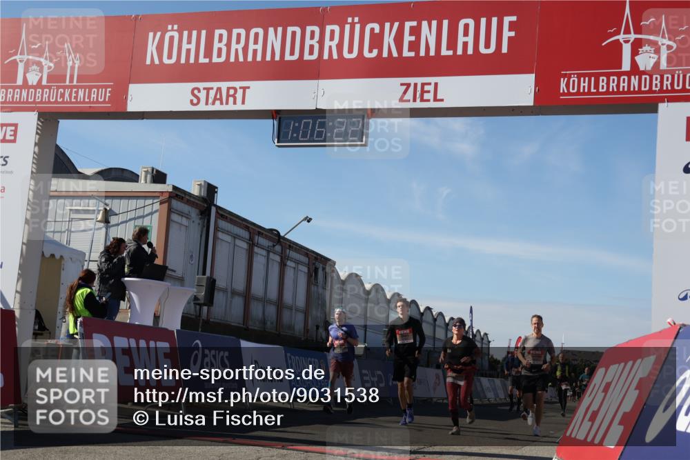 03.10.2025 - Köhlbrandbrückenlauf Luisa Fischer http://msf.ph/oto/9031538 03.10.2025 13:06:21 Ziel 4124, 4550, 4659, 4738, 5563, 5641, 5970, 6193, 6222, 6224, 6323, 6356, 6850 meine-sportfotos.de