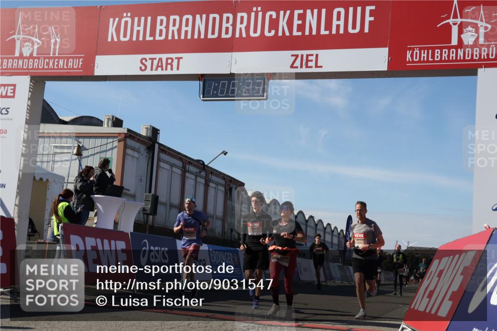 03.10.2025 - Köhlbrandbrückenlauf Luisa Fischer http://msf.ph/oto/9031547 03.10.2025 13:06:22 Ziel 4124, 4550, 4658, 4659, 5563, 5641, 5970, 6193, 6323, 6850 meine-sportfotos.de