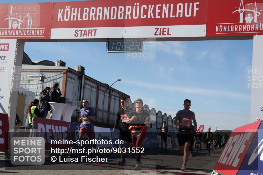 03.10.2025 - Köhlbrandbrückenlauf Luisa Fischer http://msf.ph/oto/9031552 03.10.2025 13:06:22 Ziel 4124, 4550, 4658, 4659, 5563, 5641, 5970, 6193, 6323, 6850 meine-sportfotos.de
