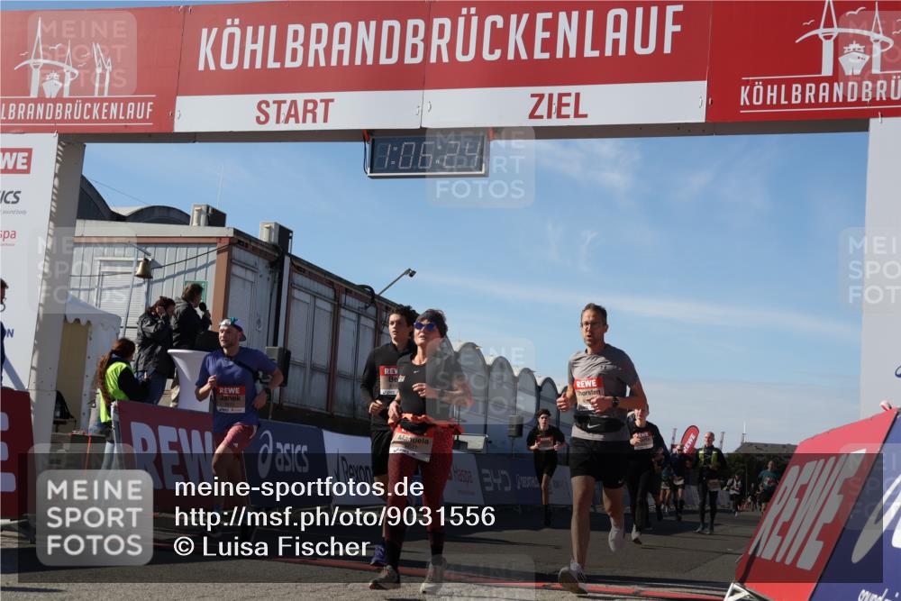 03.10.2025 - Köhlbrandbrückenlauf Luisa Fischer http://msf.ph/oto/9031556 03.10.2025 13:06:23 Ziel 4124, 4550, 4658, 4659, 5563, 5641, 5970, 6193, 6323, 6850 meine-sportfotos.de