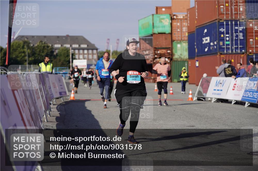 03.10.2025 - Köhlbrandbrückenlauf Michael Burmester http://msf.ph/oto/9031578 03.10.2025 10:38:04 Ziel 1136, 1254, 2597, 2602, 2659, 3097 meine-sportfotos.de