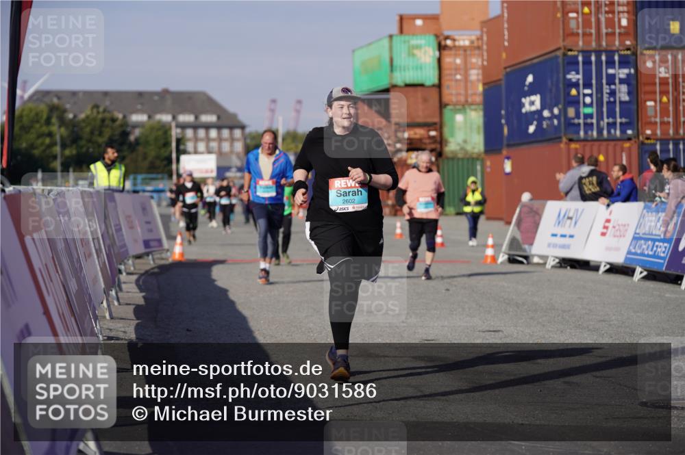 03.10.2025 - Köhlbrandbrückenlauf Michael Burmester http://msf.ph/oto/9031586 03.10.2025 10:38:04 Ziel 1136, 1254, 2597, 2602, 2659, 3097 meine-sportfotos.de