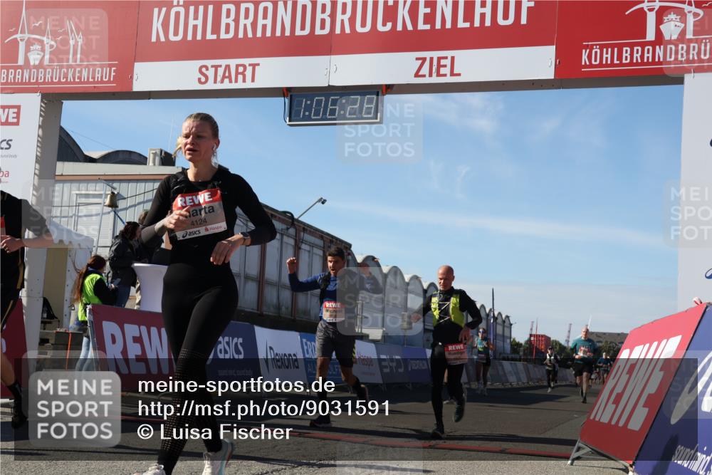 03.10.2025 - Köhlbrandbrückenlauf Luisa Fischer http://msf.ph/oto/9031591 03.10.2025 13:06:26 Ziel 4015, 4122, 4124, 4396, 4550, 4658, 4659, 5563, 5641, 5970, 6193 meine-sportfotos.de