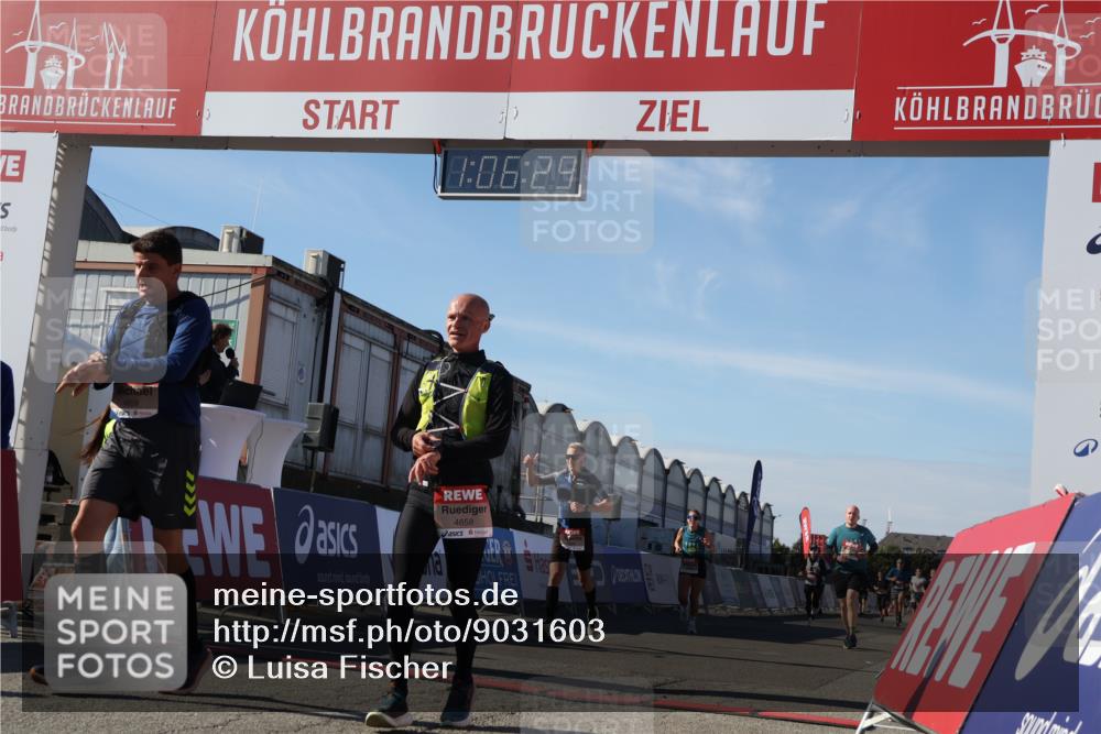 03.10.2025 - Köhlbrandbrückenlauf Luisa Fischer http://msf.ph/oto/9031603 03.10.2025 13:06:28 Ziel 4015, 4122, 4124, 4396, 4550, 4658, 4659, 5563, 5641, 5970, 6193 meine-sportfotos.de
