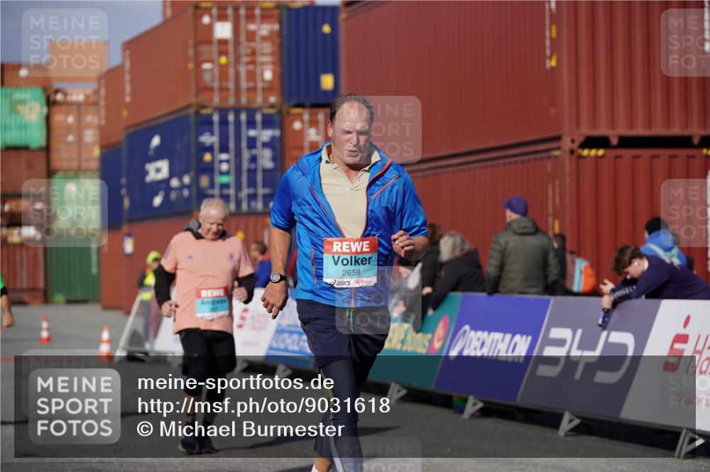 03.10.2025 - Köhlbrandbrückenlauf Michael Burmester http://msf.ph/oto/9031618 03.10.2025 10:38:09 Ziel 2453, 2659, 3097 meine-sportfotos.de