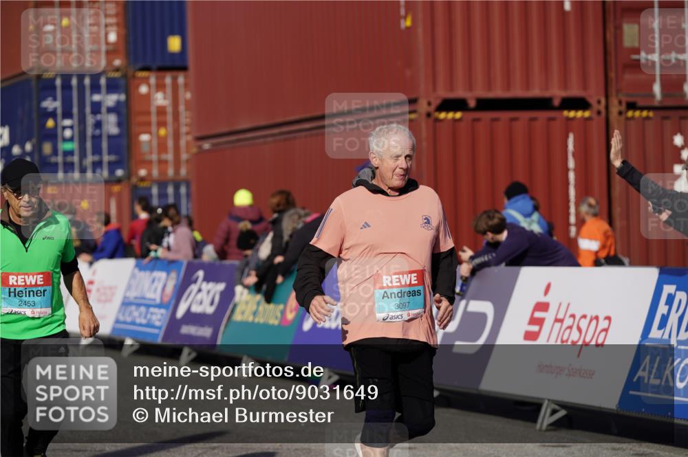 03.10.2025 - Köhlbrandbrückenlauf Michael Burmester http://msf.ph/oto/9031649 03.10.2025 10:38:11 Ziel 2453, 2527, 2659, 3097 meine-sportfotos.de