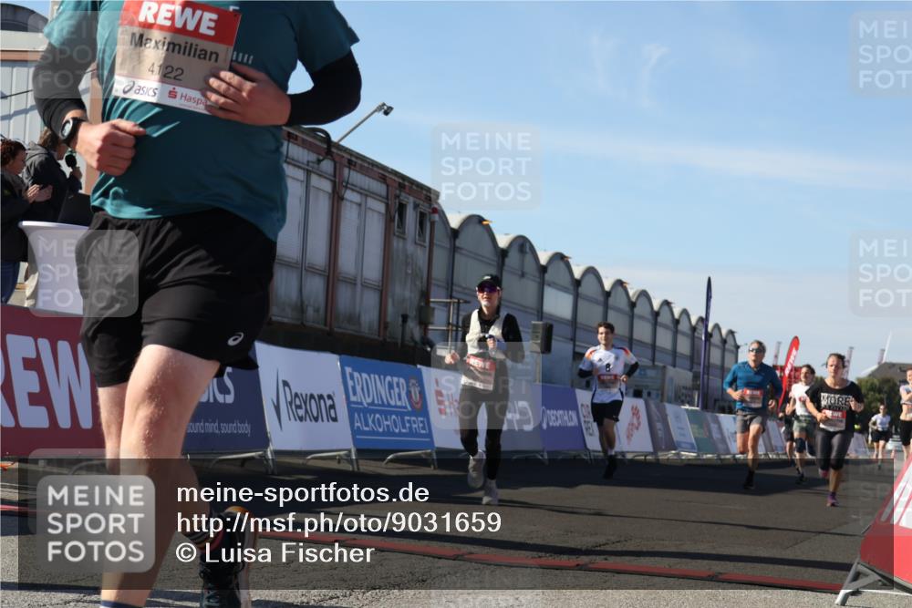 03.10.2025 - Köhlbrandbrückenlauf Luisa Fischer http://msf.ph/oto/9031659 03.10.2025 13:06:33 Ziel 4015, 4026, 4122, 4124, 4151, 4312, 4396, 4405, 4550, 4658, 4659, 5563, 5641, 5970, 6193, 6256 meine-sportfotos.de