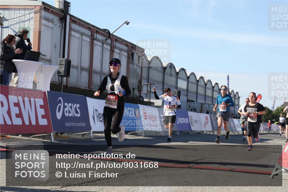 03.10.2025 - Köhlbrandbrückenlauf Luisa Fischer http://msf.ph/oto/9031668 03.10.2025 13:06:34 Ziel 4015, 4026, 4122, 4124, 4151, 4312, 4396, 4405, 4550, 4658, 4659, 5563, 5798, 5970, 6061, 6193, 6256 meine-sportfotos.de