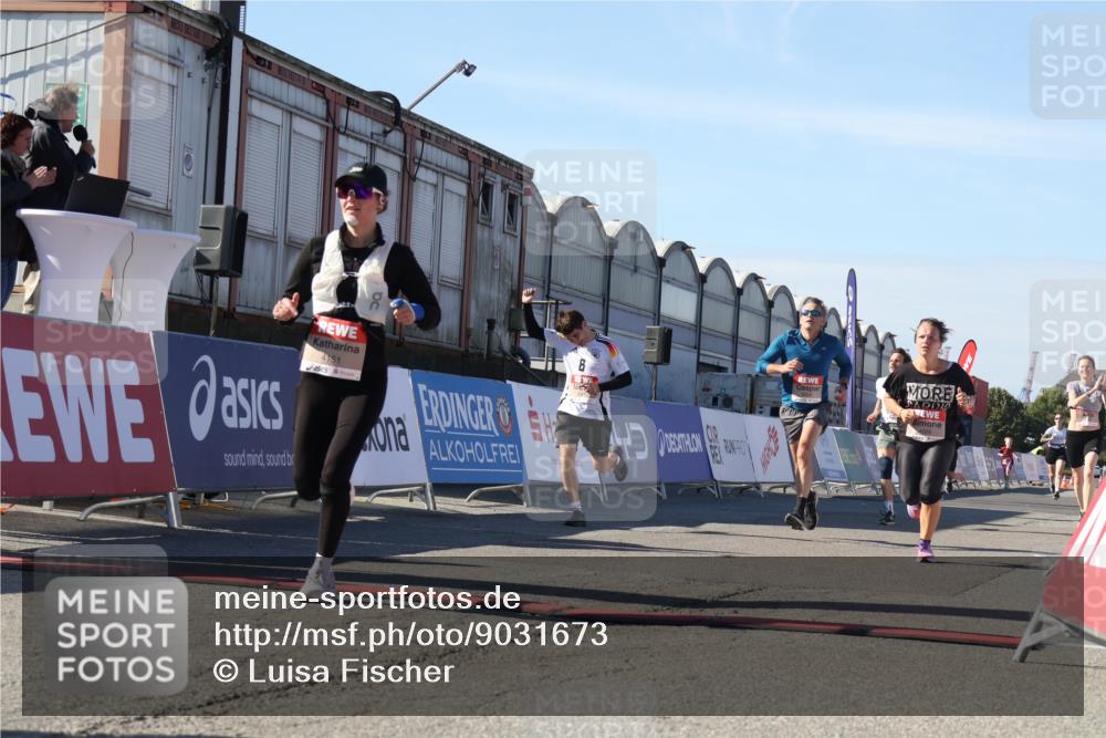 03.10.2025 - Köhlbrandbrückenlauf Luisa Fischer http://msf.ph/oto/9031673 03.10.2025 13:06:34 Ziel 4015, 4026, 4122, 4124, 4151, 4312, 4396, 4405, 4550, 4658, 4659, 5563, 5798, 5970, 6061, 6193, 6256 meine-sportfotos.de