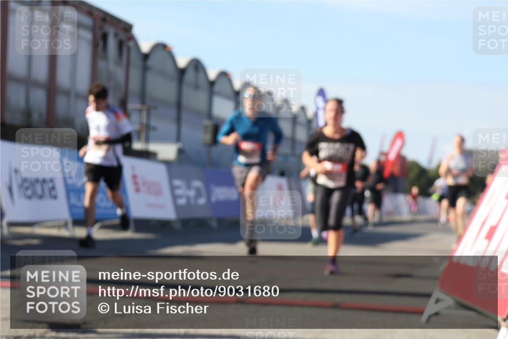 03.10.2025 - Köhlbrandbrückenlauf Luisa Fischer http://msf.ph/oto/9031680 03.10.2025 13:06:35 Ziel 4015, 4026, 4122, 4124, 4151, 4312, 4396, 4405, 4658, 4659, 5563, 5798, 6061, 6256, 6721 meine-sportfotos.de