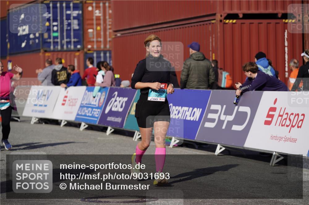 03.10.2025 - Köhlbrandbrückenlauf Michael Burmester http://msf.ph/oto/9031693 03.10.2025 10:38:23 Ziel 2042, 2440, 2662, 2859, 2860, 3095, 3621 meine-sportfotos.de