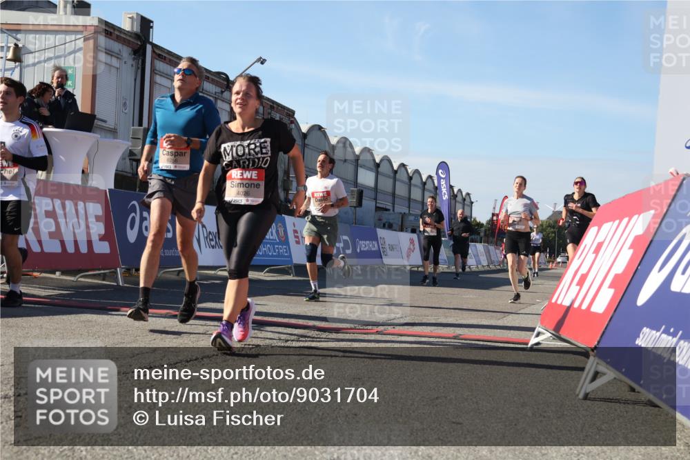 03.10.2025 - Köhlbrandbrückenlauf Luisa Fischer http://msf.ph/oto/9031704 03.10.2025 13:06:37 Ziel 4015, 4026, 4122, 4151, 4312, 4396, 4405, 4658, 4659, 5798, 5971, 6061, 6256, 6721 meine-sportfotos.de