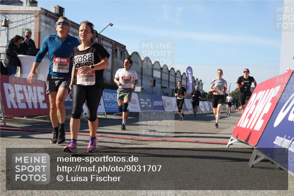 03.10.2025 - Köhlbrandbrückenlauf Luisa Fischer http://msf.ph/oto/9031707 03.10.2025 13:06:37 Ziel 4015, 4026, 4122, 4151, 4312, 4396, 4405, 4658, 4659, 5798, 5971, 6061, 6256, 6721 meine-sportfotos.de