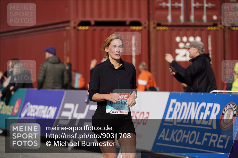 03.10.2025 - Köhlbrandbrückenlauf Michael Burmester http://msf.ph/oto/9031708 03.10.2025 10:38:24 Ziel 2042, 2440, 2662, 2859, 2860, 3095, 3437, 3438, 3442, 3621 meine-sportfotos.de