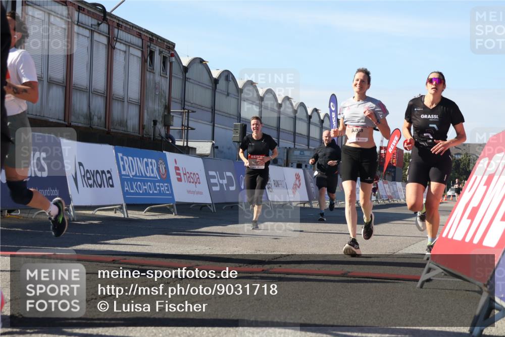 03.10.2025 - Köhlbrandbrückenlauf Luisa Fischer http://msf.ph/oto/9031718 03.10.2025 13:06:38 Ziel 4015, 4026, 4122, 4151, 4312, 4396, 4405, 4658, 5798, 5971, 6061, 6256, 6721 meine-sportfotos.de