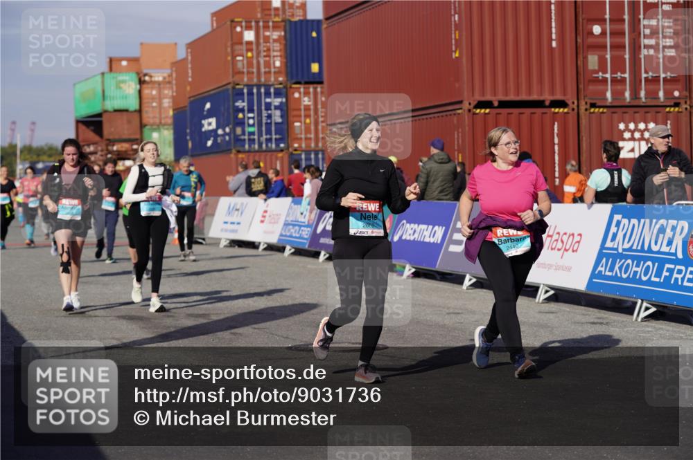 03.10.2025 - Köhlbrandbrückenlauf Michael Burmester http://msf.ph/oto/9031736 03.10.2025 10:38:27 Ziel 2042, 2440, 2626, 2627, 2662, 2859, 2860, 3040, 3095, 3437, 3438, 3442, 3621 meine-sportfotos.de