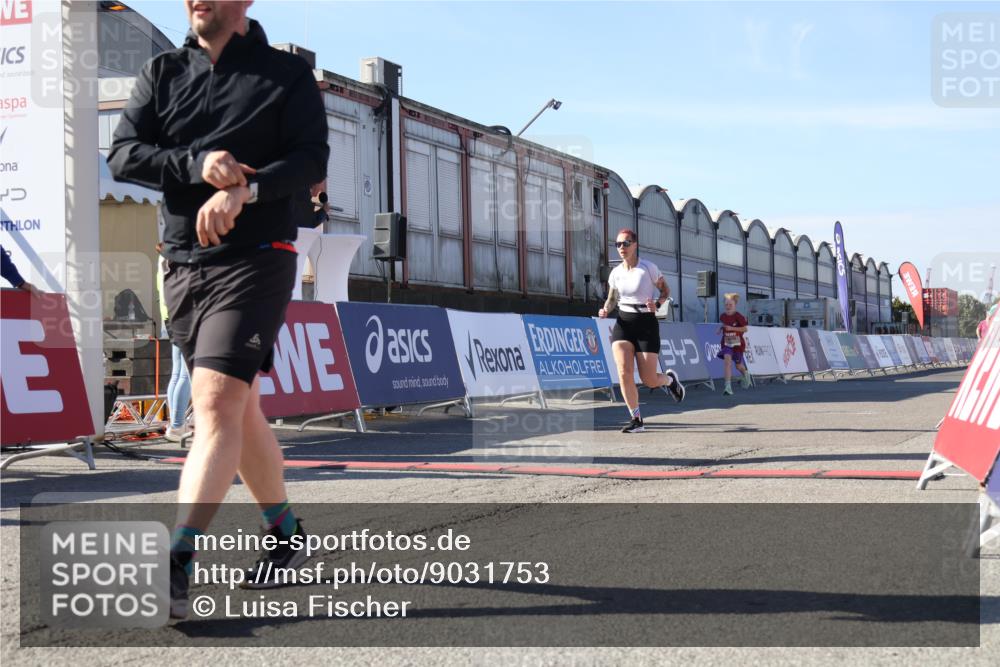 03.10.2025 - Köhlbrandbrückenlauf Luisa Fischer http://msf.ph/oto/9031753 03.10.2025 13:06:44 Ziel 4026, 4151, 4312, 4405, 5798, 5971, 6056, 6061, 6089, 6256, 6721 meine-sportfotos.de